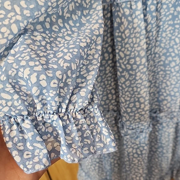 Chic Long Sleeve Blue Floral Dress - Picture 4 of 10